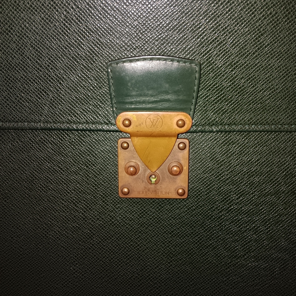 Louis Vuitton green Taiga briefcase with key - Picture 2 of 8